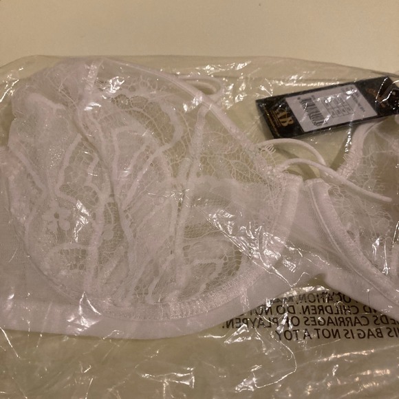 NWT Dita Von Teese Maestra White Lace Underwire Balconette Bra Size 36C - Picture 3 of 14